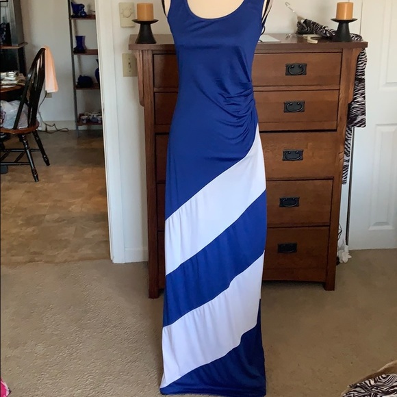 Ariana James Dresses & Skirts - Beautiful Ariana Janes Maxi Dress